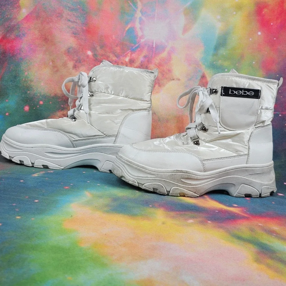 Bebe White Platform Boots Lug Sole Ankle Booties Fashion Winter‎ Snow Festival